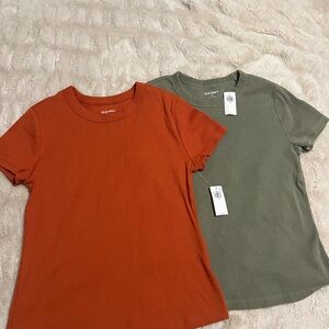 NWT - Two Old Navy Snug Ribbed T-Shirts Womens Medium Sage green and rust orange
